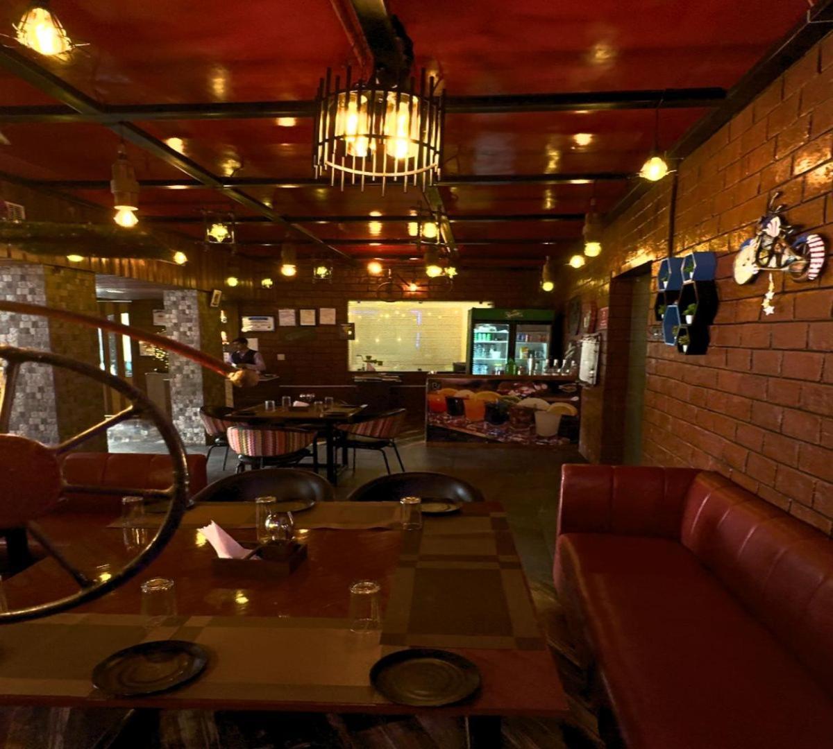 Hotel Runway Inn Pura Raghunath Экстерьер фото