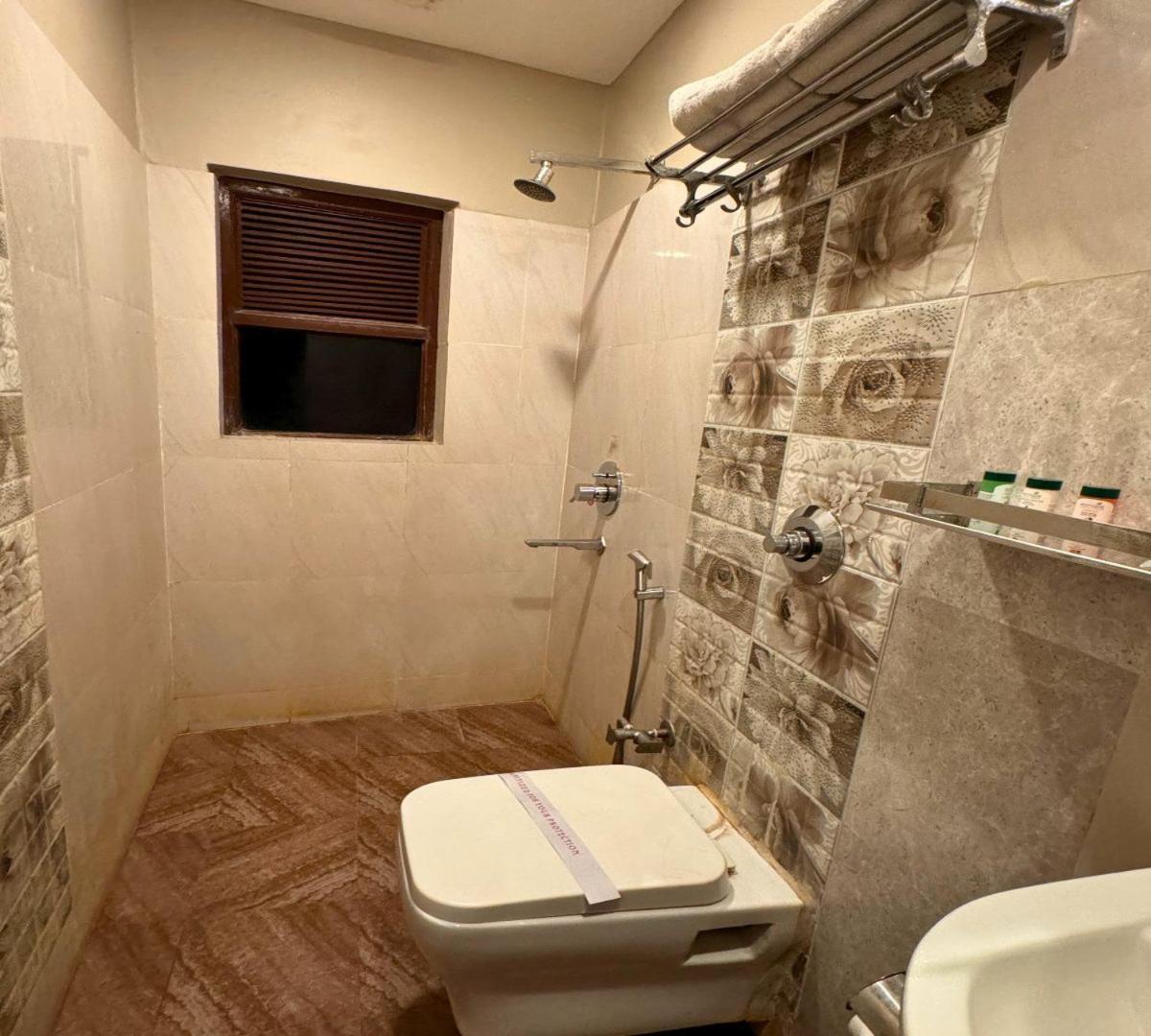 Hotel Runway Inn Pura Raghunath Экстерьер фото